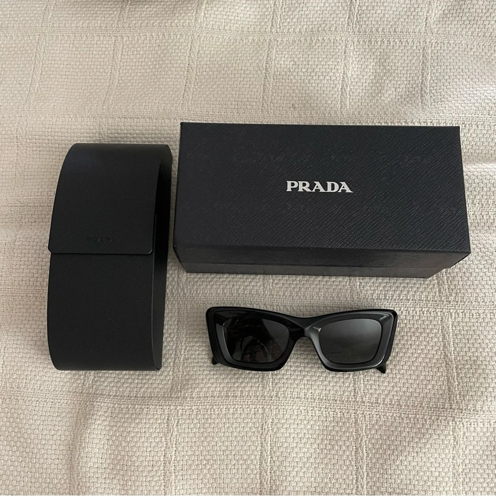 100% authentic Prada Cat Eye Sunglasses - Picture 4 of 9